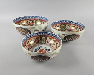 Lot 214 | Vintage Japanese Showa Era Imari Style Bowls