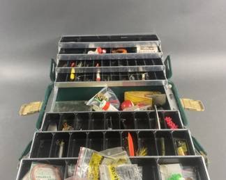Lot 253 | Vintage Umco 1000U Tackle Box With Contents