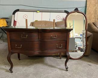 Lot 421 | Antique Mahogany Small Dresser