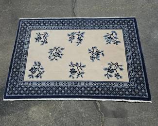 Lot 380 | Vintage Oriental Rug