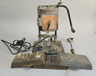 Lot 405 | Lyman Mold Master Electric Furnace