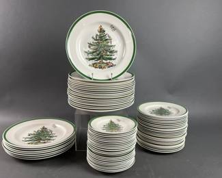 Lot 337 | Spode Christmas Tree China Plates