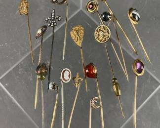 Lot 261 | Antique/Vintage Stick / Hat / Lapel Pins