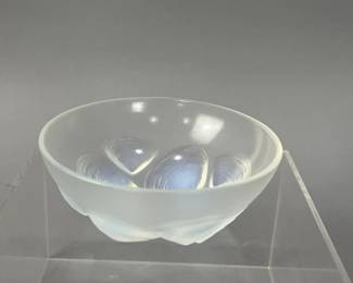 Lot 512 | Sabino Opal Clamshell Bowl