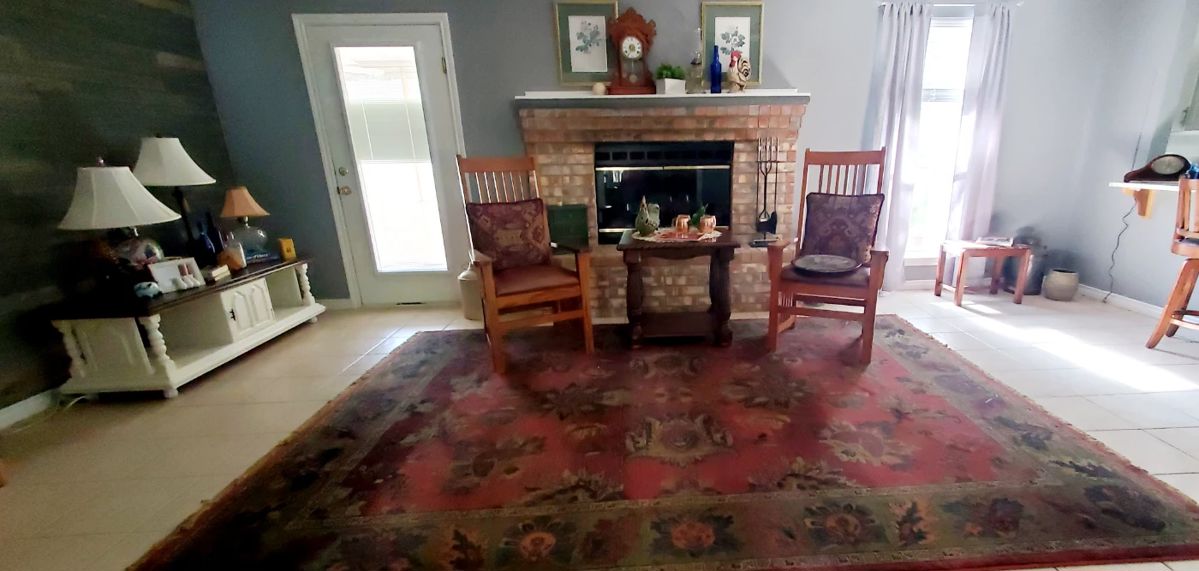 BEAUTIFULLY DECORATED ESTATE SALE in Kingsland, TX starts on 4/5/2024