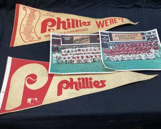 PHILLIES BANNERS AND PHOTOS