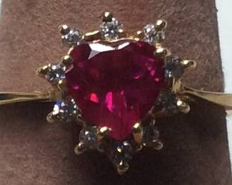 10KT GOLD RED STONE RING