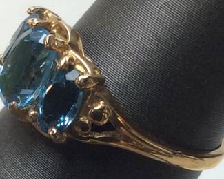 10KT GOLD 3 BLUE STONE RING SIZE 7, 2.2 GRAMS,