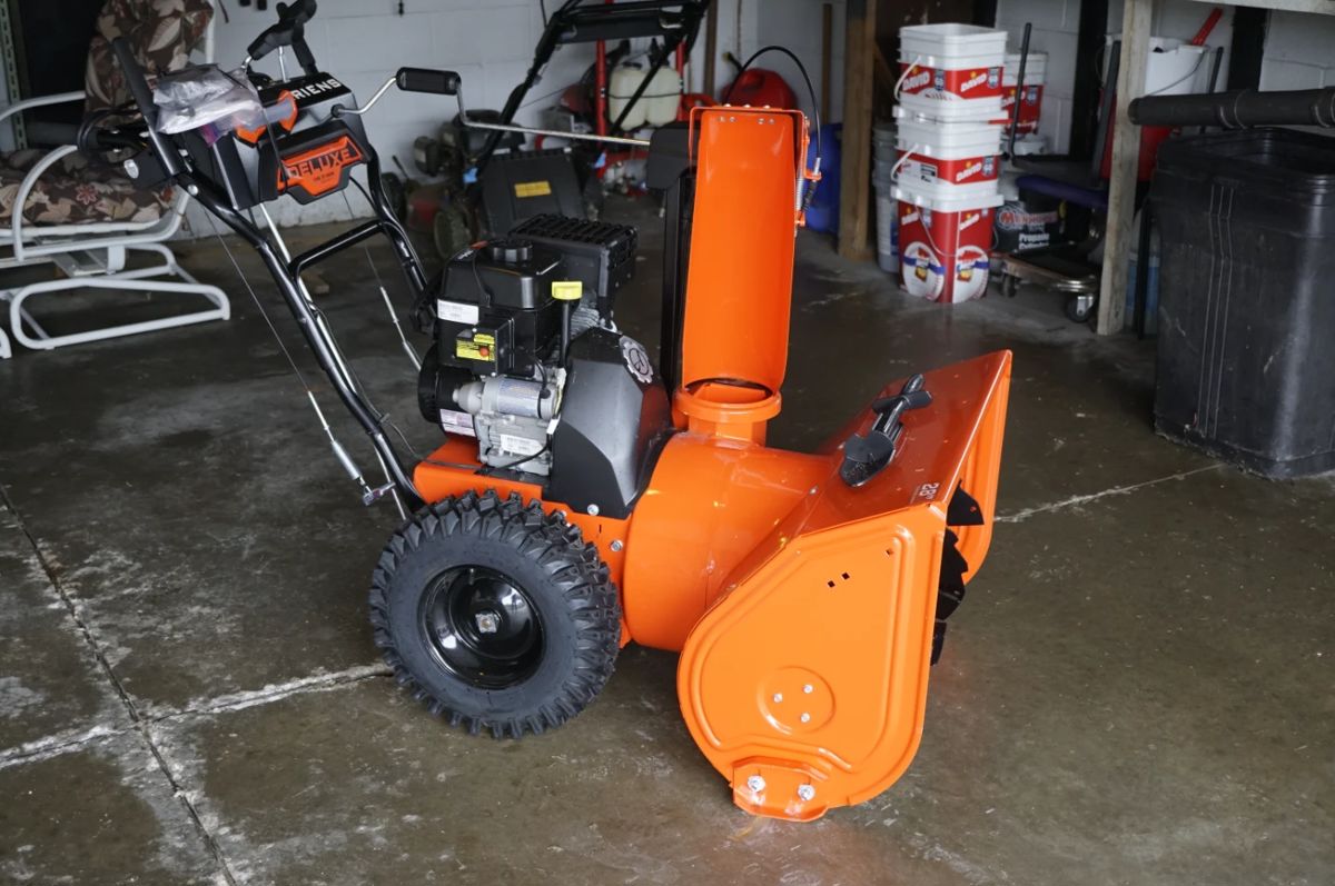 Ariens Deluxe 28 Snowblower. Purchased 01/24