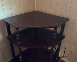 Nice Corner Shelving Unit