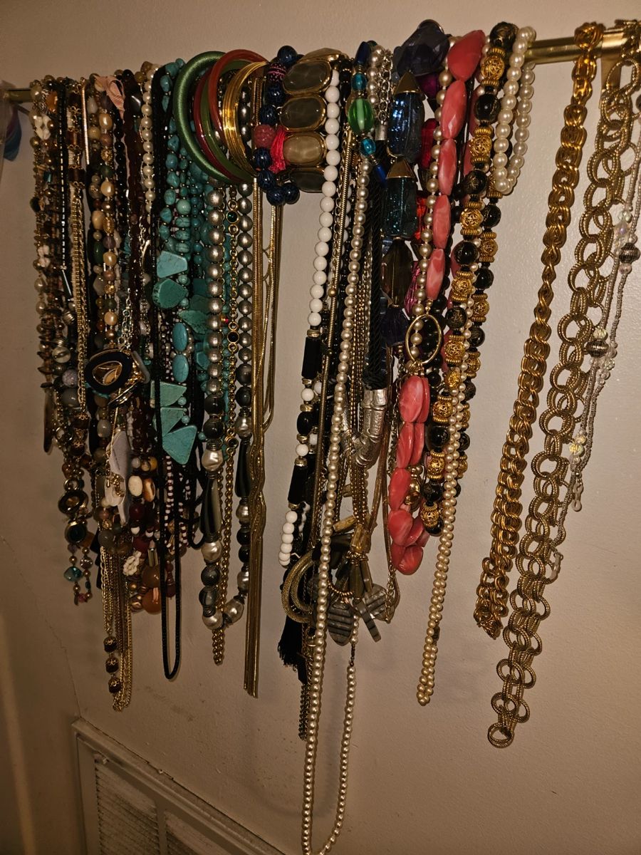 Nice jewelry watches also available