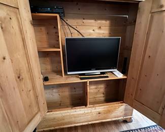 No makers mark. Pine. Asking $450. Will consider offers.