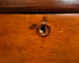 Trunk - No makers mark - Slight wear & tear - Asking $75