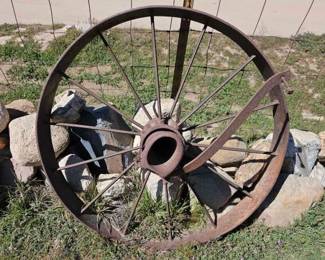 #1002 • 3' Metal Wagon Wheel
