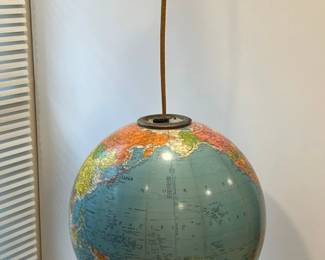 Vtg. Light up globe
