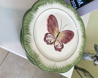 Butterfly plates