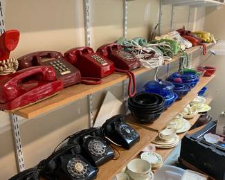 ET could phone a lot of homes with this great lineup of vintage phones.
