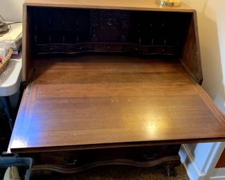 #89	Desk w/ 4 drawers w/drop-front Desk w/cubbies & Ball & Claw Feet - Cubbies have 5 drawers & 1 door) - 3'x20-36x41T	 $225.00 			
