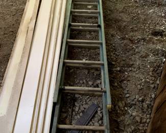 #154	Werner Fiberglass Extension Ladder 18'	 $100.00 			

