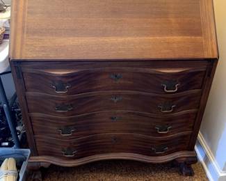 #89	Desk w/ 4 drawers w/drop-front Desk w/cubbies & Ball & Claw Feet - Cubbies have 5 drawers & 1 door) - 3'x20-36x41T	 $225.00 			
