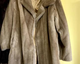 #68	Lilli Anne Faux Fur Size M - Long Coat	 $75.00 			
