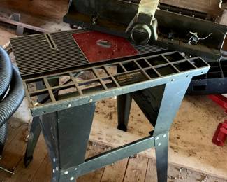 #186	craftsman router table 	 $40.00 			
