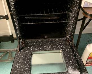 #126	Tappan Compact 4 Bruner Natural Gas Stove/Oven  20x24x36-45	 $125.00 			
