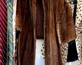 #80	Mink Stuhl  w/long Tails w/inside pockets in tails	 $65.00 			
