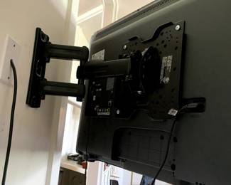 #106	Samsung w/mount  - You Move	 $25.00 			
