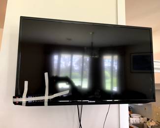 #106	Samsung w/mount  - You Move	 $25.00 			
