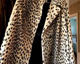#79	Cathy D - Faux Leopard Coat - M	 $75.00 			
