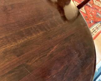 #40	Wood Table w/2 leaves & 8 Chairs - 60-90x44x29	 $275.00 			
