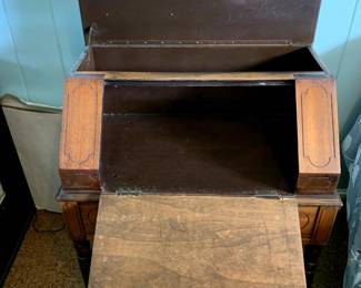 #85	Wood Desk w/3 separate compartments - Base Storage 26x16x6T w/metal Tray, Good Hinges , Top has flip-front & Flip-Top - Overall 27x16x38	 $225.00 			
