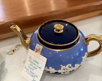 #201	Vintage Gibson Staffordshire English Teapot	 $25.00 			
