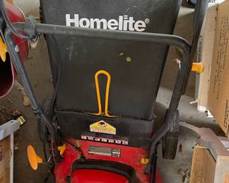 Electric lawnmower
