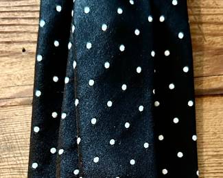 TOM FORD UPSCALE TIE