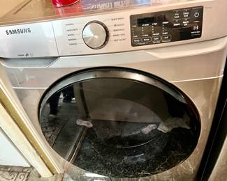 SAMSUNG STEAM HE WASHER VERY NEW.