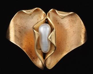 Gold and Pearl Brooch 