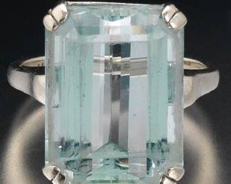 Ladies Gold and Aquamarine Ring 