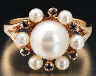 Ladies Gold and Pearl Ring 