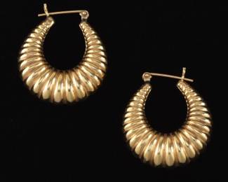 A Pair of Gold Ribbed Hoop Earrings 