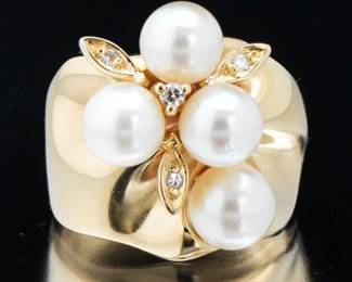Ladies Vintage Gold, Pearl and Diamond Ring 