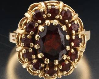 Vintage Gold and Garnet Ring 