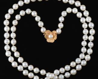 Ladies Gold and Pearl Opera Length Necklace 