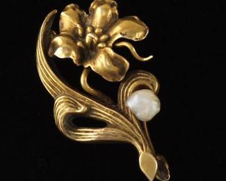 Art Nouveau Gold and Pearl Brooch 