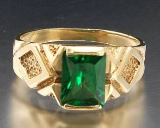 Ladies Synthetic Emerald Ring 