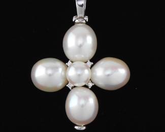 IRIDESSE Gold, Diamond and Pearl Floral Pendant on Chain 