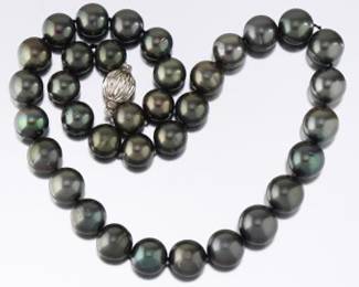 Ladies Cultured Tahitian Pearl Necklace 
