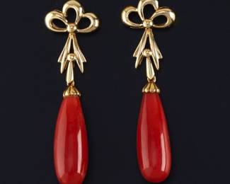 Ladies Vintage Pair of Gold and Coral Dangle Earrings 