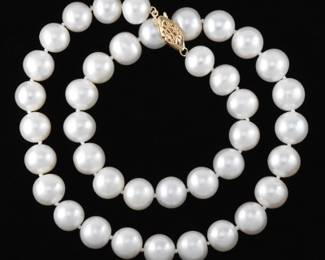 Ladies Gold and Pearls Princess Necklace 